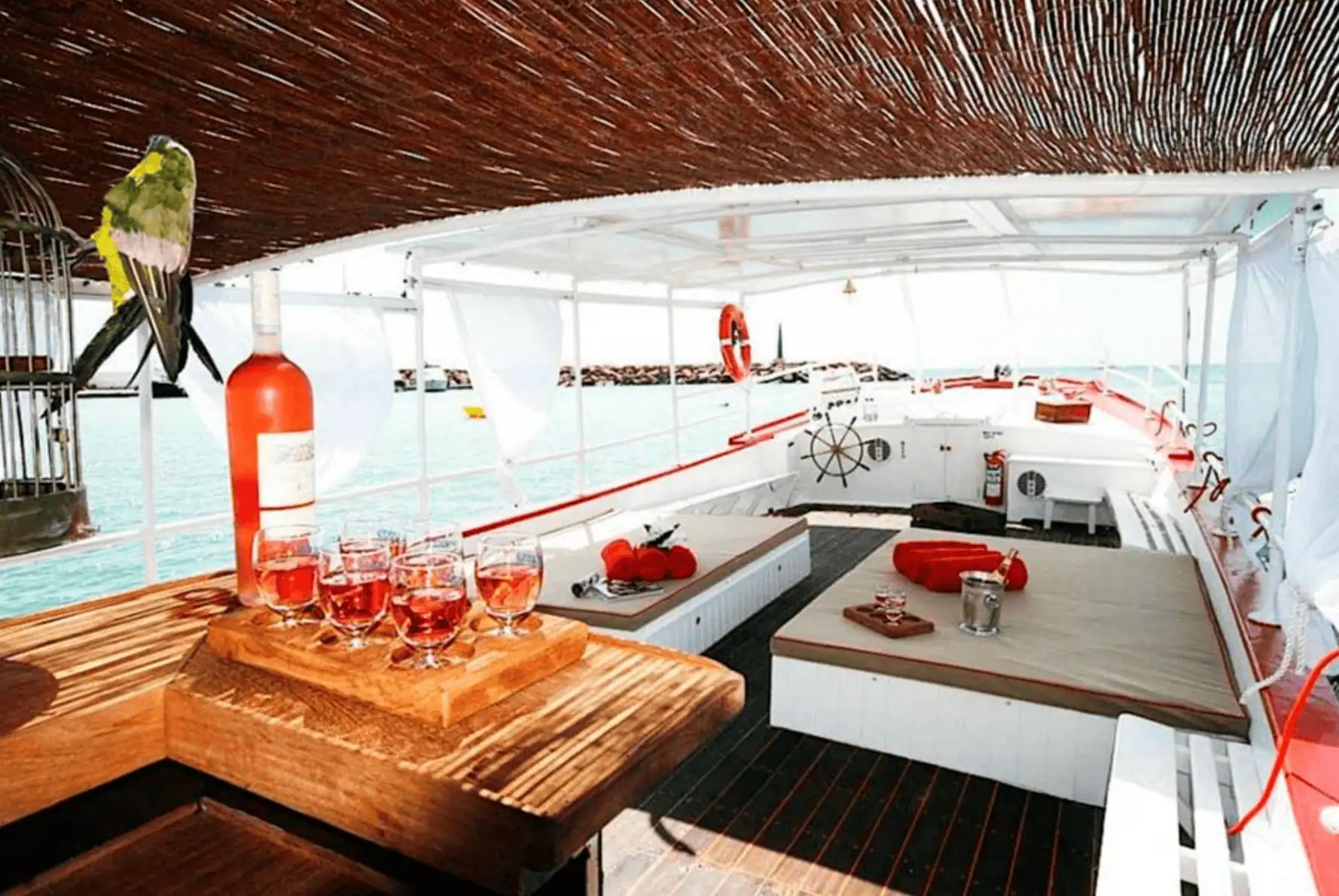 Intérieur bois noble — cabine accueillante